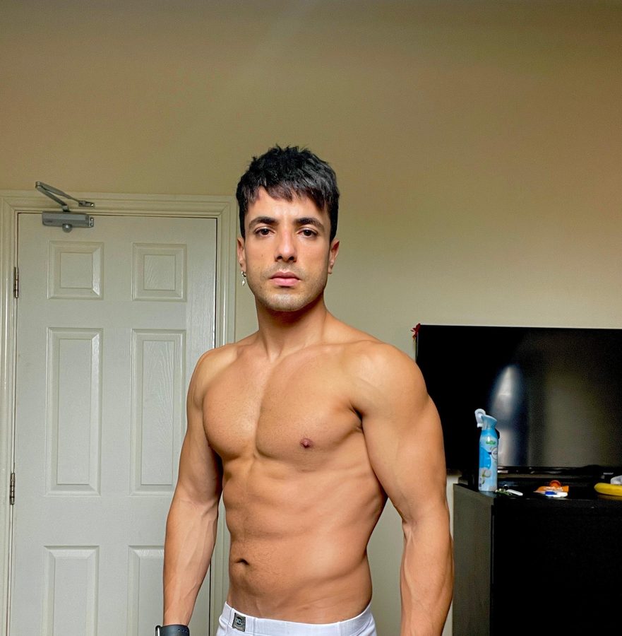 Anoir showing front physique progress